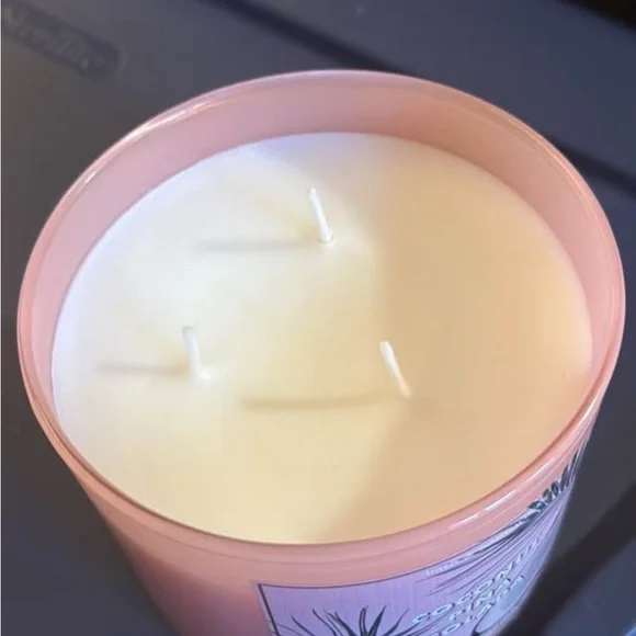 Bath & Body Works Coconut Piña Colada Scented Candle - Pink and Gold - Picture 3 of 3